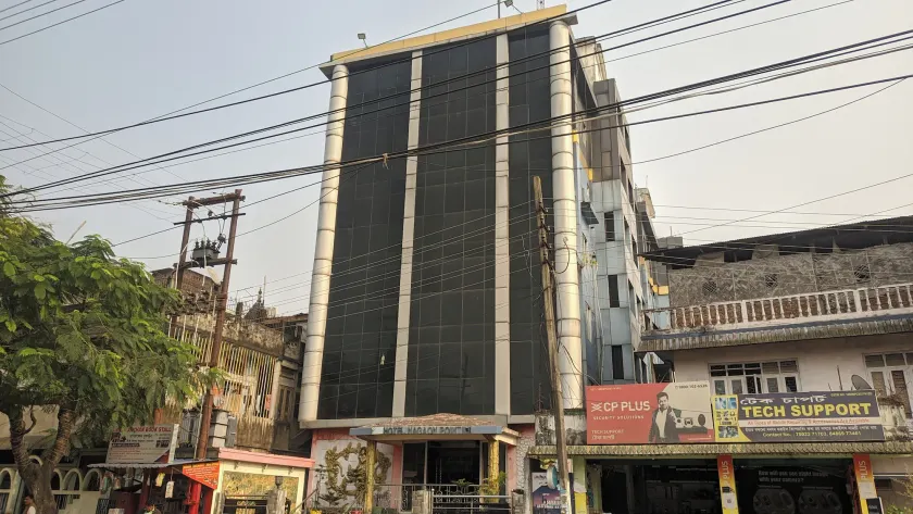 Hotel Nagaon Point - Image 1