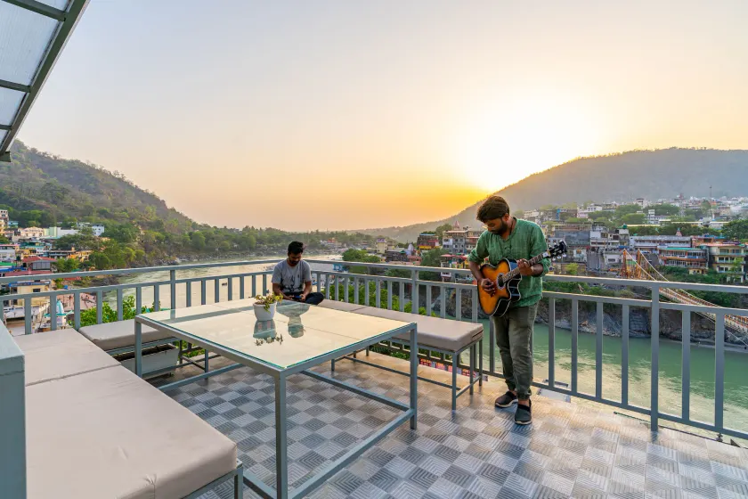 Madpackers Rishikesh Lakshman Jhula - Image 1