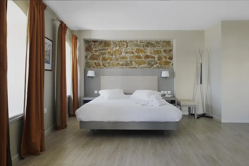Diogenis Hotel - Image 1