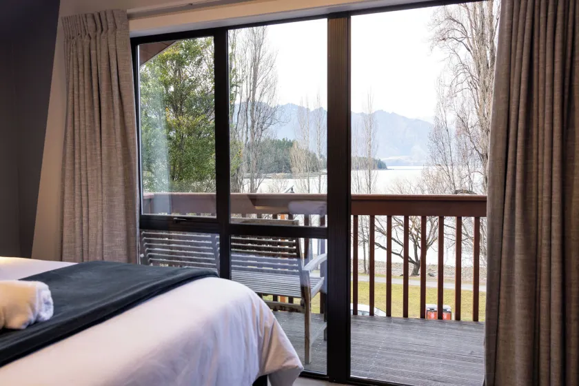 Haka House Queenstown Lakefront - Image 1