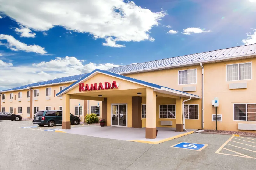 Ramada by Wyndham Sioux Falls - Image 1