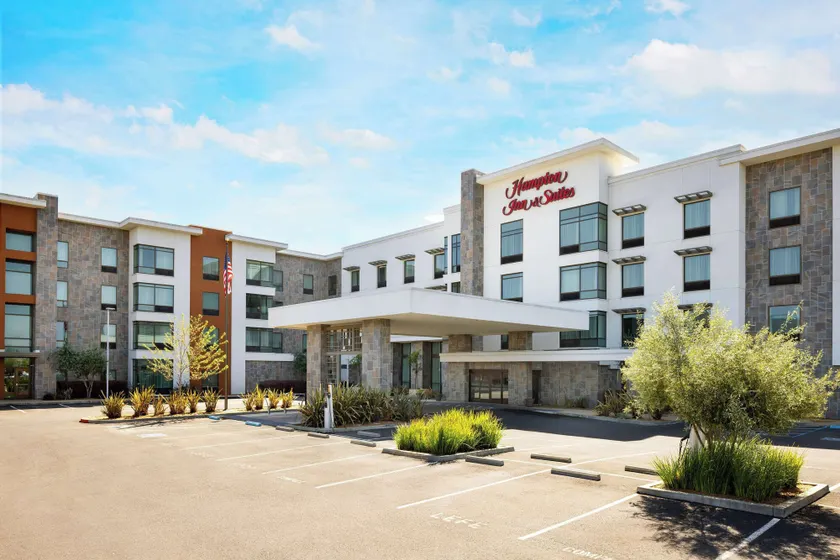 Hampton Inn & Suites Napa - Image 1