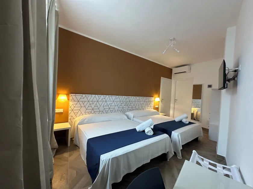 Hotel Link Rho - JCUBE HOTELLERIE - Image 1