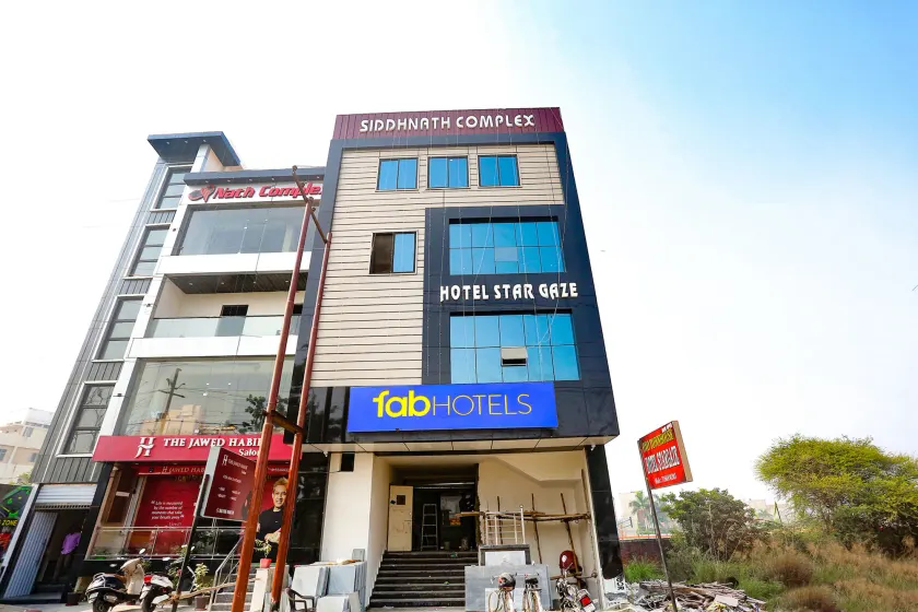 Fabhotel Stargaze - Image 1