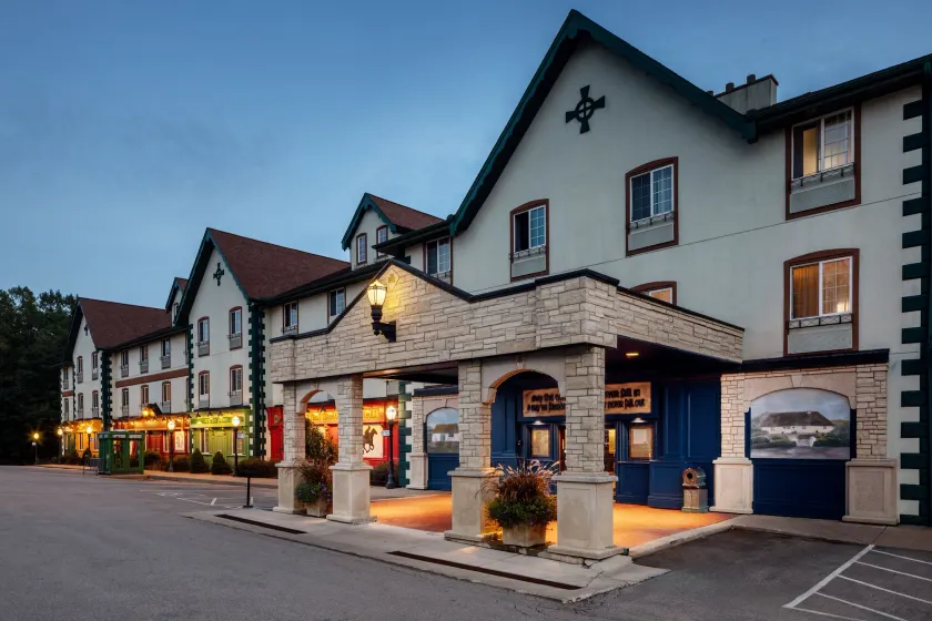 Irish Cottage Inn & Suites - Image 1