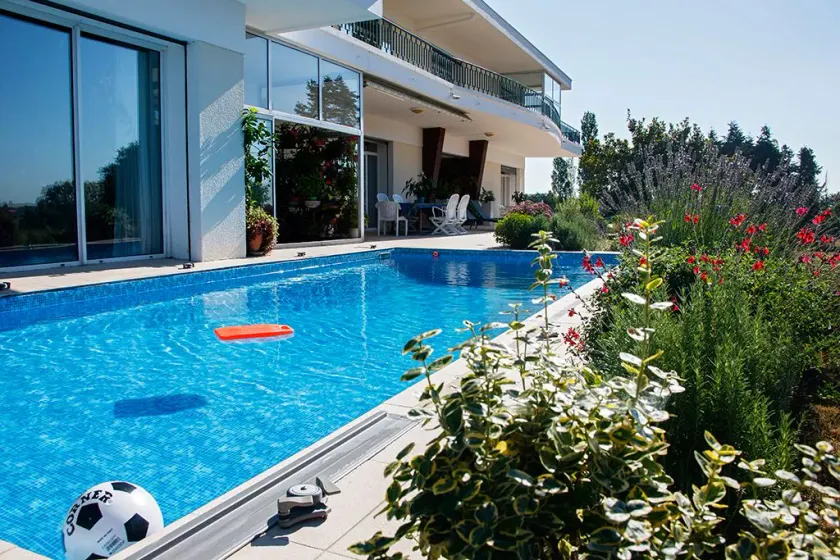 Villa Ayrault - Image 1