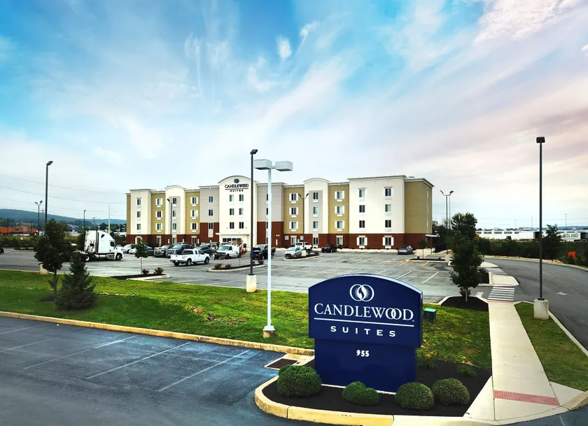 Candlewood Suites York by IHG - Image 1