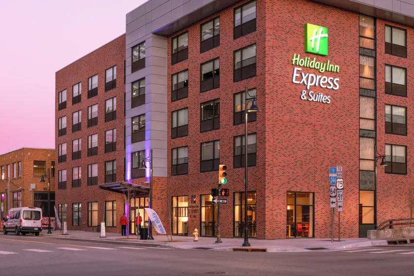 Holiday Inn Express & Suites - Tulsa Downtown - Arts District by IHG - Image 1