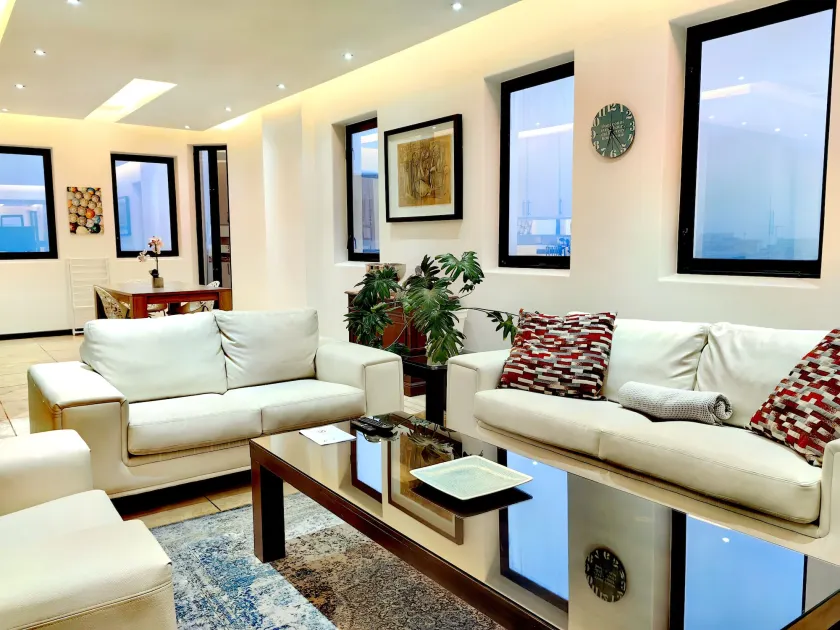 4 on Pritchard Luxury Suites - Image 1