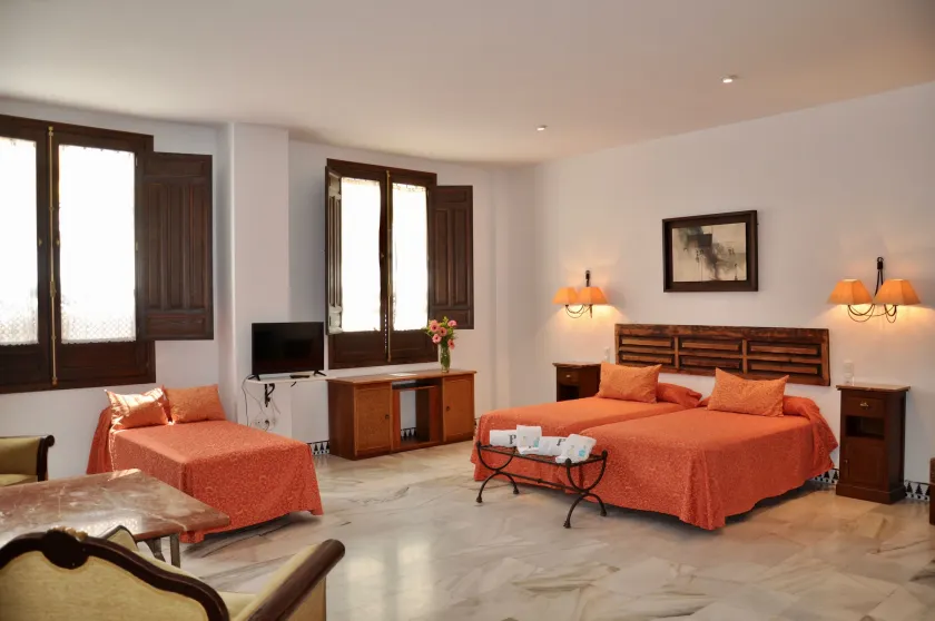 Apartamentos Plaza - Image 1
