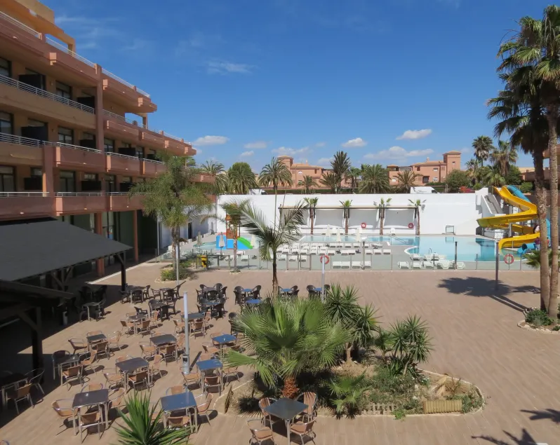 Advise Hotels Reina - Image 1