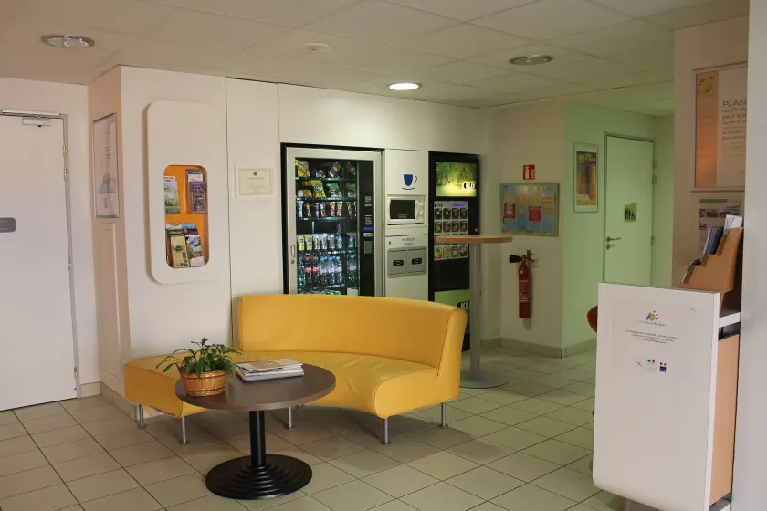 First Inn Hotel - Indgang