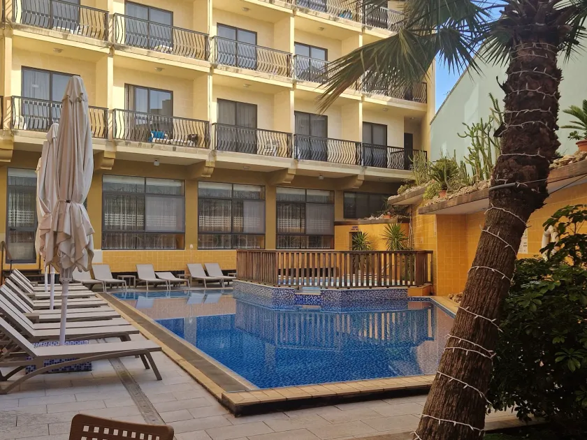 Bella Vista Hotel - Image 1