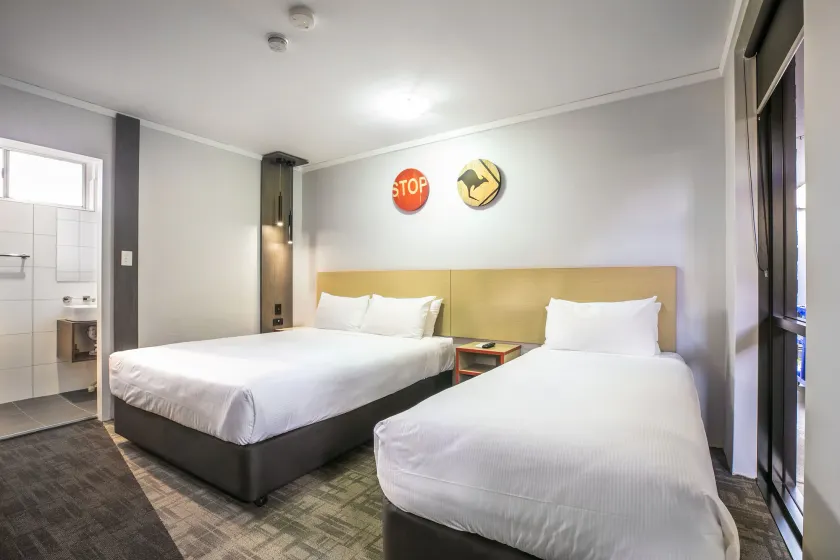 Nightcap at Jamison Hotel - Image 1