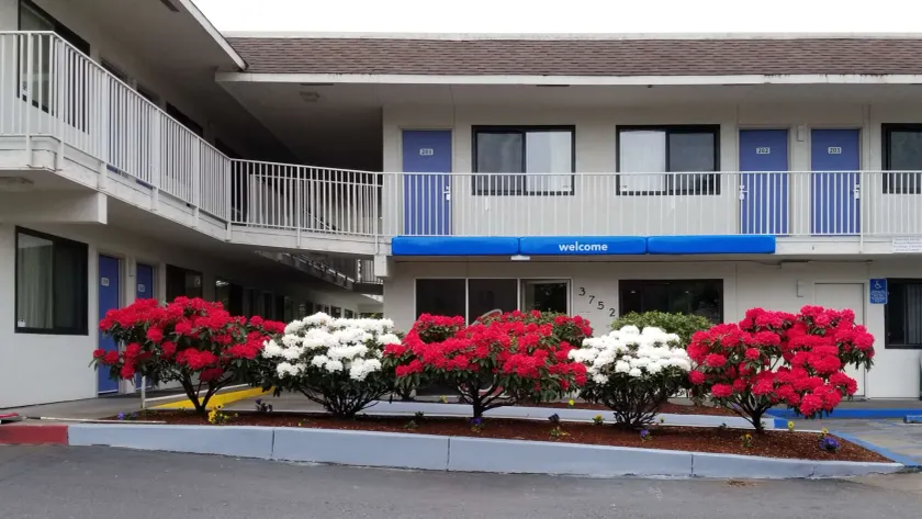 Motel 6-Springfield, OR - Eugene North - Image 1