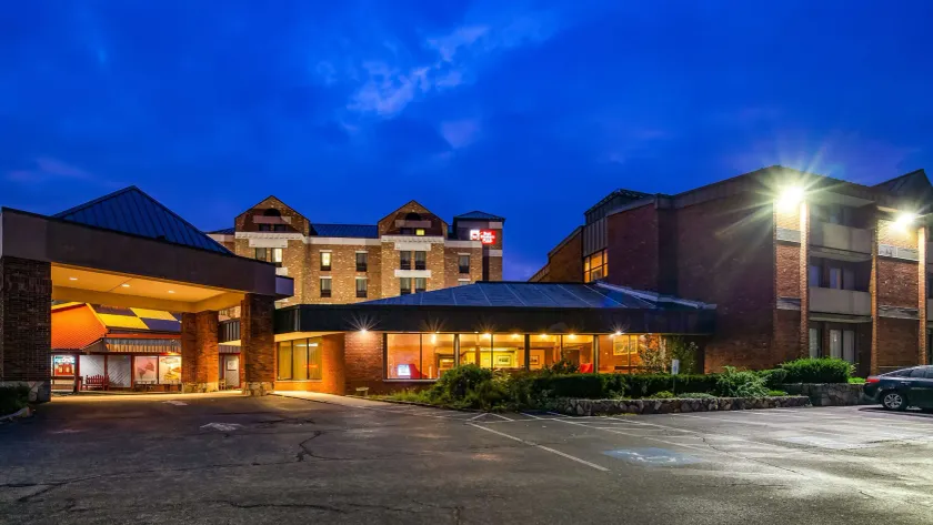 Best Western Plus Portsmouth Hotel & Suites - Image 1