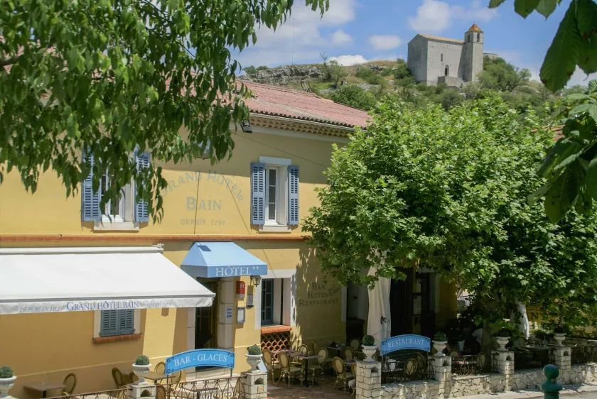 Logis Grand Hotel Bain - Image 1