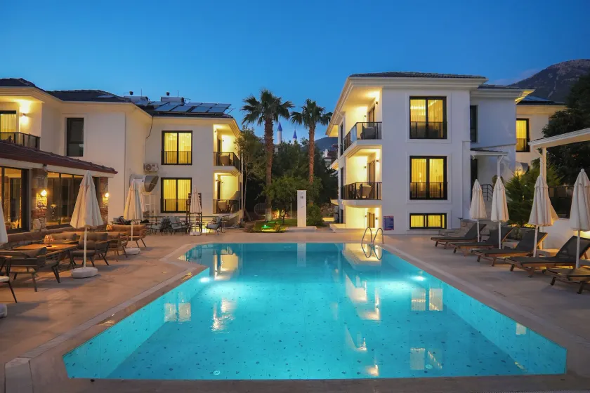Marla Suite Hotel - Image 1