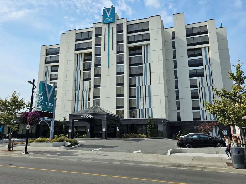 Vittoria Hotel & Suites - Image 1