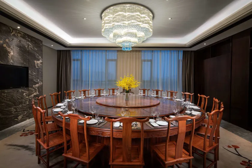 Ramada Wyndham Zhengzhou Xinzheng - Image 1