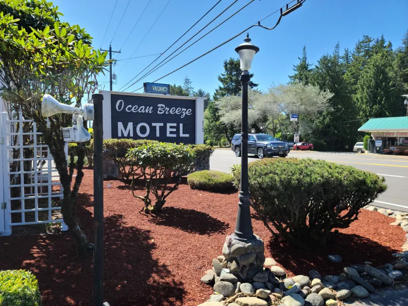 Ocean Breeze Motel - Image 1