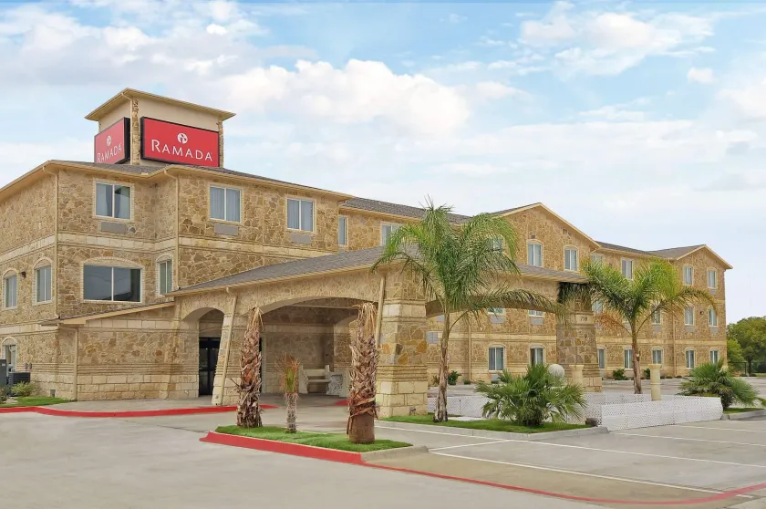 Ramada by Wyndham South Waco - Image 1
