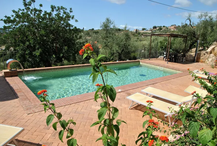 Holiday House for 6 Persons, With Swimming Pool - Image 1