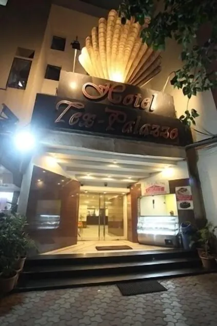 Tex-Palazzo Hotel - Image 1
