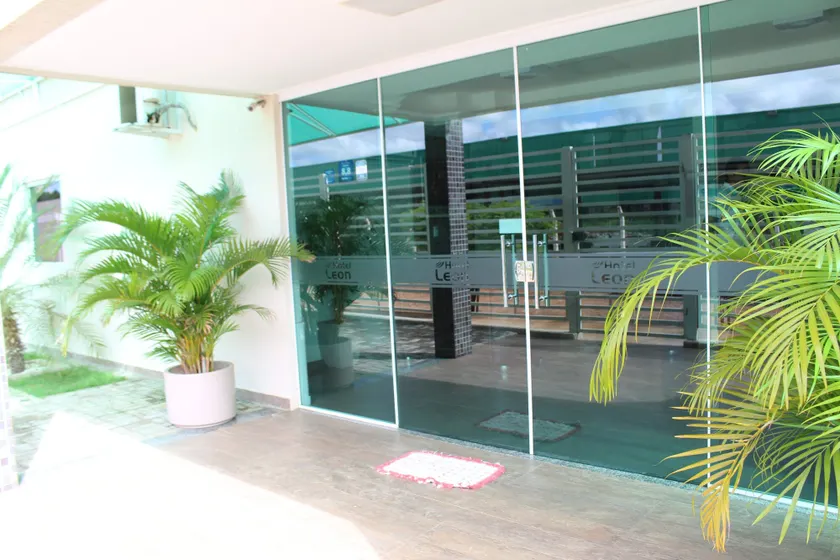 Hotel Leon - Image 1