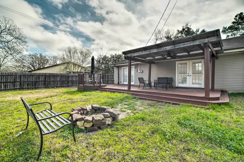 Bright College Station Abode: 3 Mi to Kyle Field - Image 1