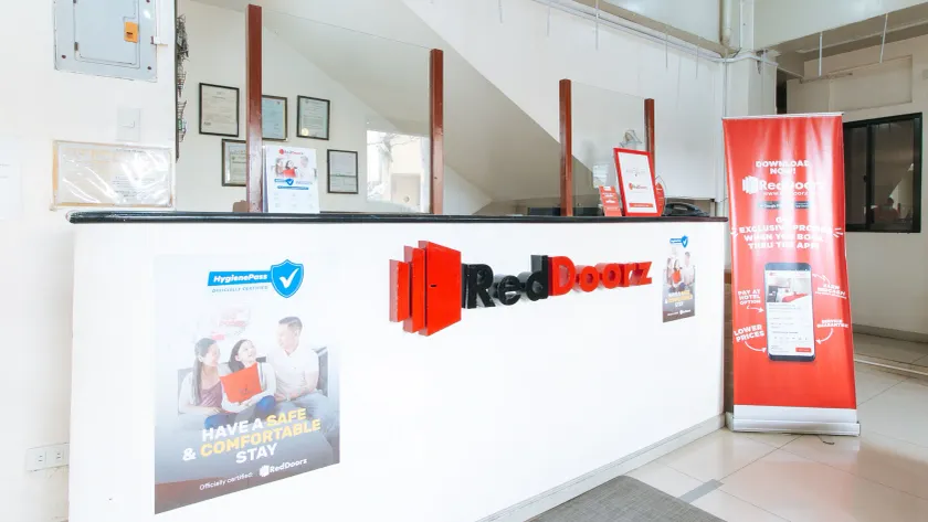 RedDoorz near Pasay Taft - Image 1