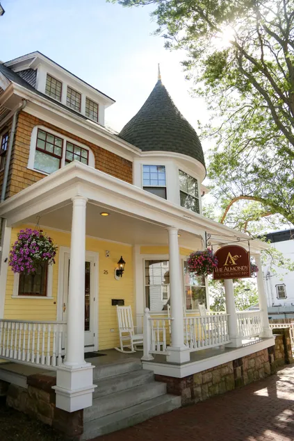 Almondy Inn Bed & Breakfast - Image 1