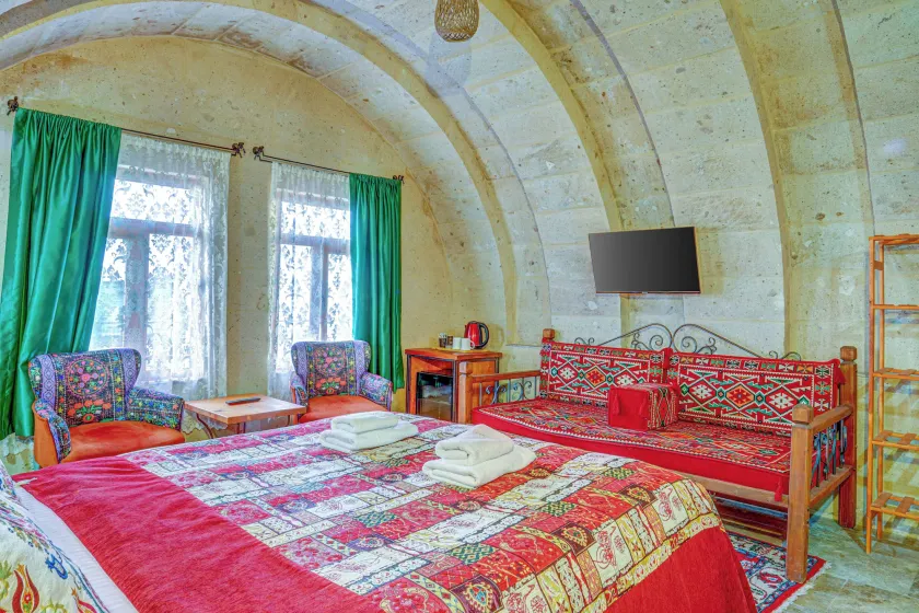 Atax Cave House - Image 1