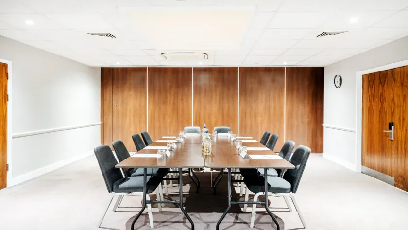 Holiday Inn London Luton Airport by IHG - Image 1