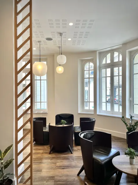 Comfort Hotel Dinard Balmoral - Coin salon dans le hall