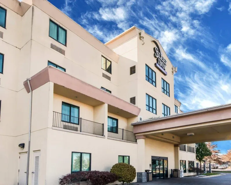 Sleep Inn & Suites Winchester near University - Image 1
