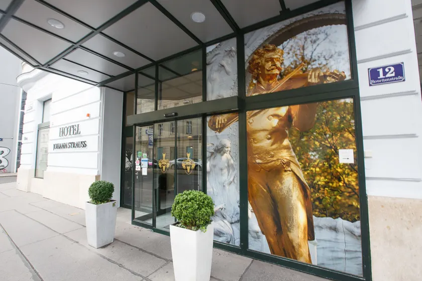 Hotel Johann Strauss - Image 1