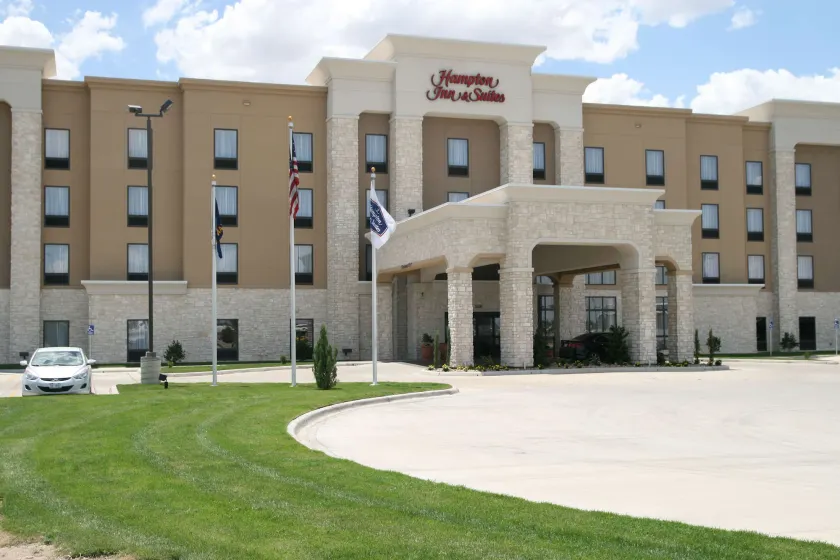 Hampton Inn & Suites Liberal - Image 1