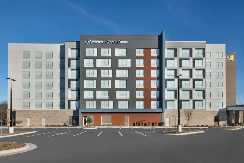 Hampton Inn & Suites Durham University Medical Center - Image 1