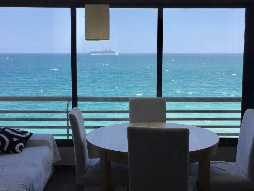Stunning ocean views Totally refurbished Great terrace Direct access to the beach Air conditioner Wifi - Image 1