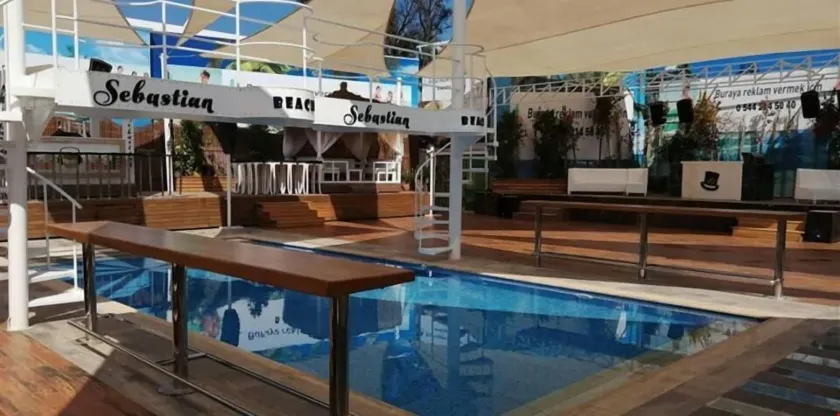 Sebastian Hotel - Image 1