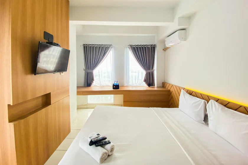 Comfort 1BR at Patraland Urbano Apartment By Travelio - Image 1
