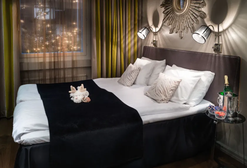 Arctic City Hotel - Image 1