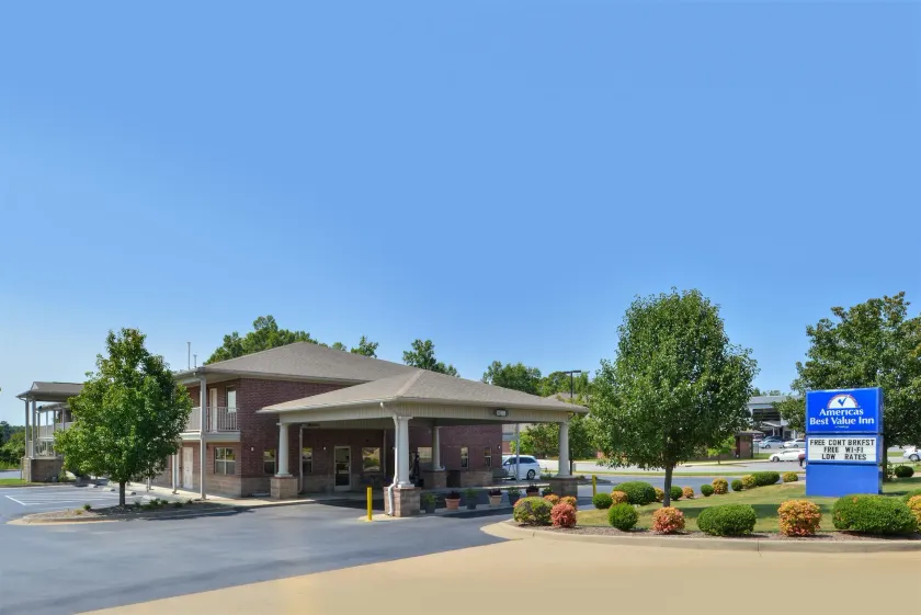 Americas Best Value Inn Bryant - Image 1