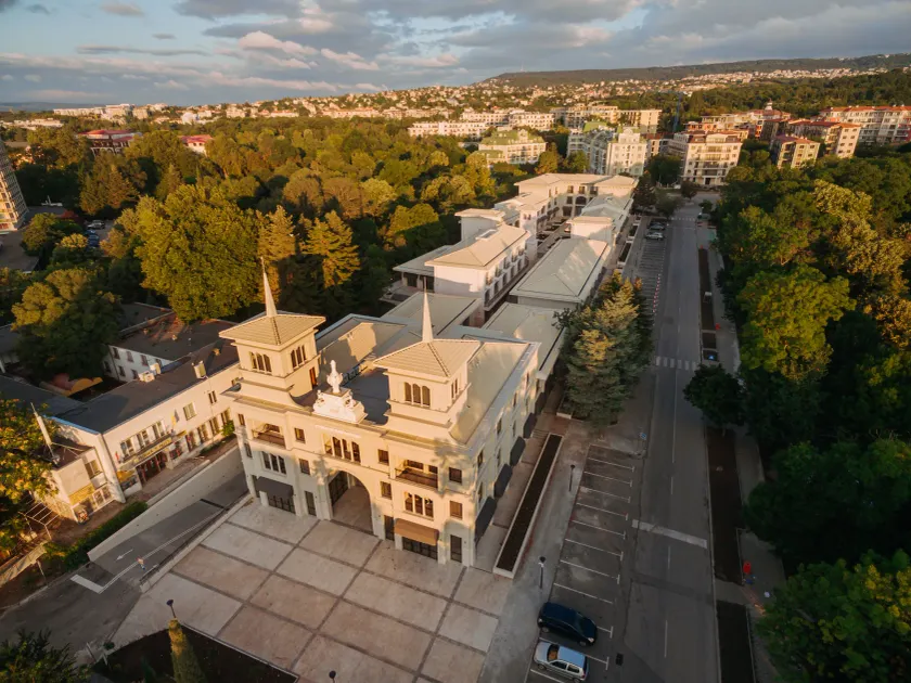 Primorski Hotel - Image 1