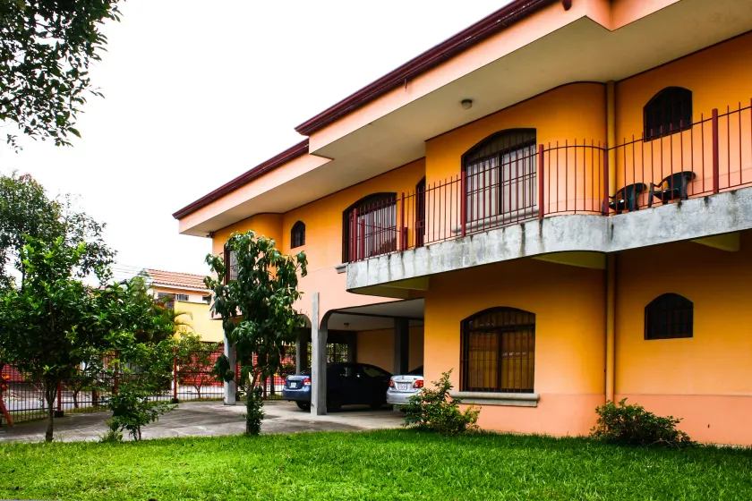 CONDO CASA INN #4 , CERCA DE LAS PRINCIPALES UNIVERSIDADES DE COSTA RICA. - Image 1