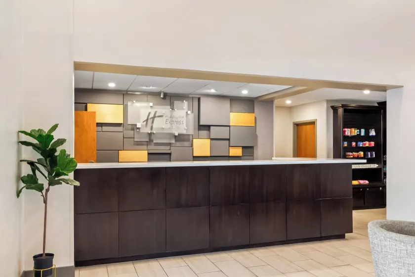 Holiday Inn Express & Suites Jacksonville South East - Medical Center Area by IHG - Rezeption