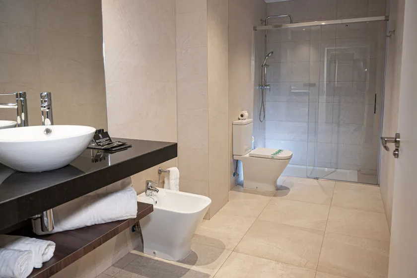 Hotel Luve - Image 1