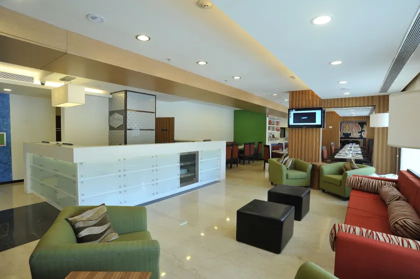Hampton by Hilton Vadodara-Alkapuri - Lobby