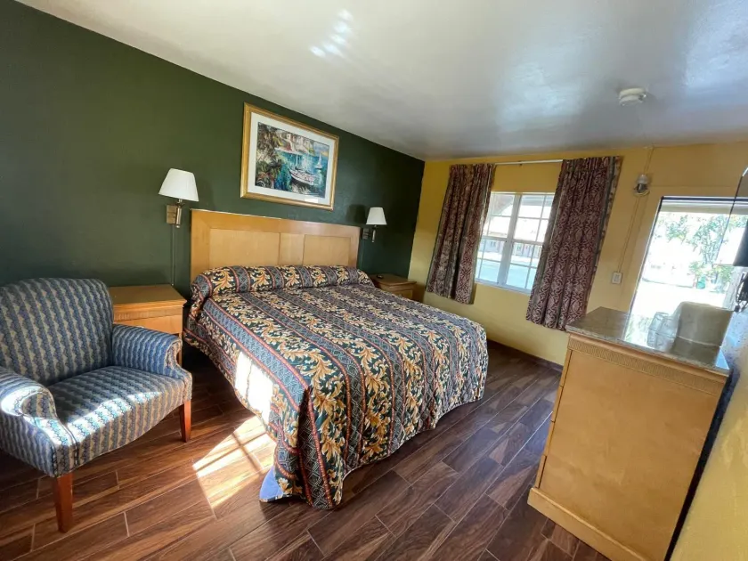Shangri La Motel  - Image 1